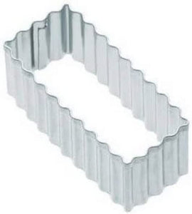 Fluted rectangular cookie cutter 8 cm / KC3433